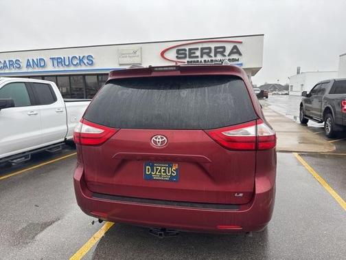 2018 Toyota Sienna LE