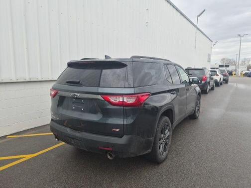 Graphite Metallic 2021 Chevrolet Traverse RS