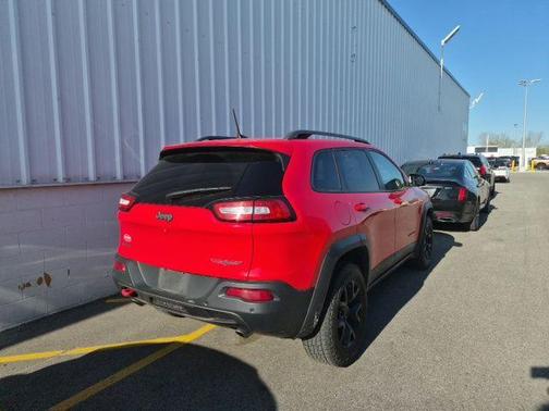 Firecracker Red Clearcoat 2017 Jeep Cherokee Trailhawk