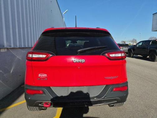 Firecracker Red Clearcoat 2017 Jeep Cherokee Trailhawk