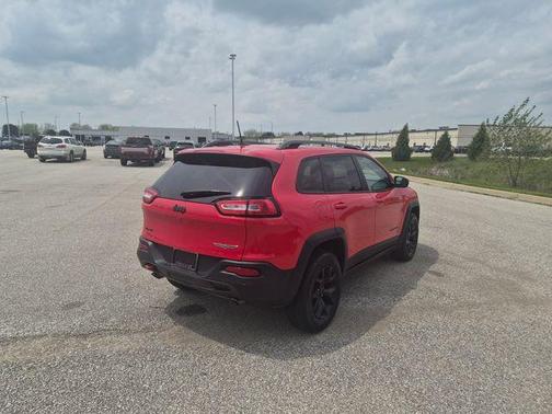 Firecracker Red Clearcoat 2017 Jeep Cherokee Trailhawk