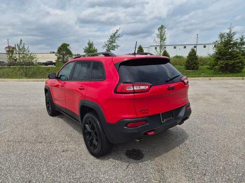 Firecracker Red Clearcoat 2017 Jeep Cherokee Trailhawk