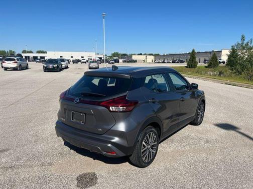 Gun Metallic 2021 Nissan Kicks SV