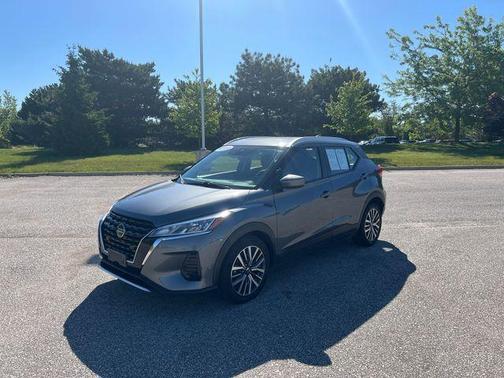 Gun Metallic 2021 Nissan Kicks SV