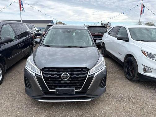 Gun Metallic 2021 Nissan Kicks SV