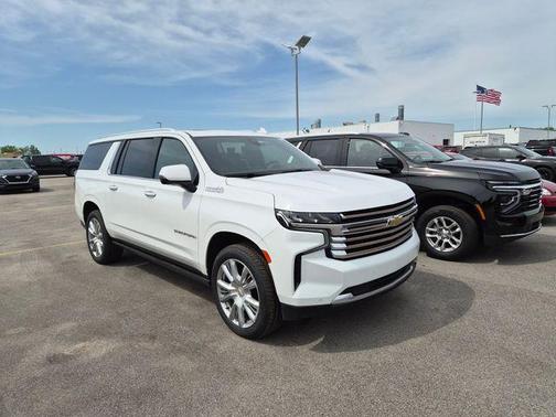 Summit White 2021 Chevrolet Suburban High Country