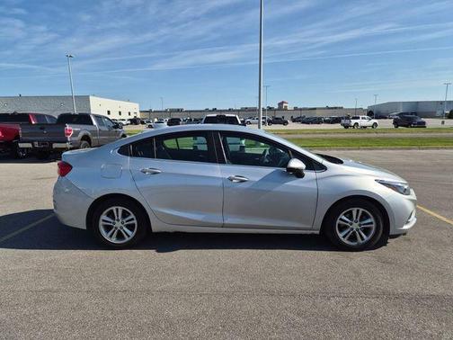 Silver Ice Metallic 2016 Chevrolet Cruze LT Automatic