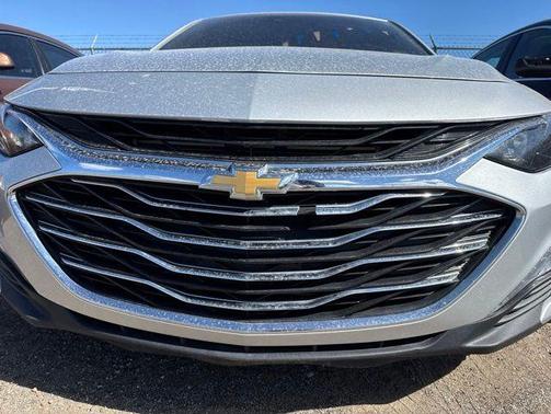 Silver Ice Metallic 2021 Chevrolet Malibu LT