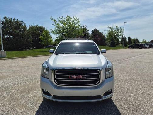 Quicksilver Metallic 2019 GMC Yukon SLE