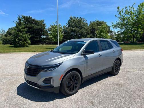 Sterling Gray Metallic 2024 Chevrolet Equinox LT