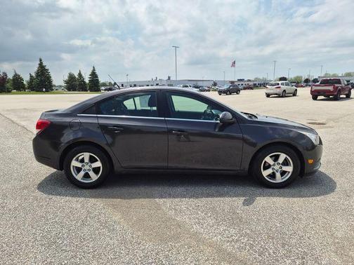 Tungsten Metallic 2014 Chevrolet Cruze 1LT