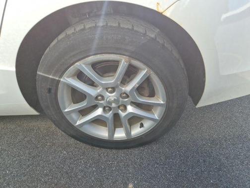 Summit White 2013 Chevrolet Malibu 1LT
