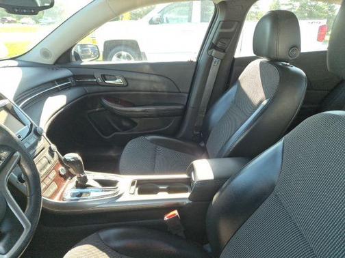 Summit White 2013 Chevrolet Malibu 1LT