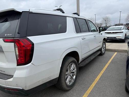2022 GMC Yukon XL SLT