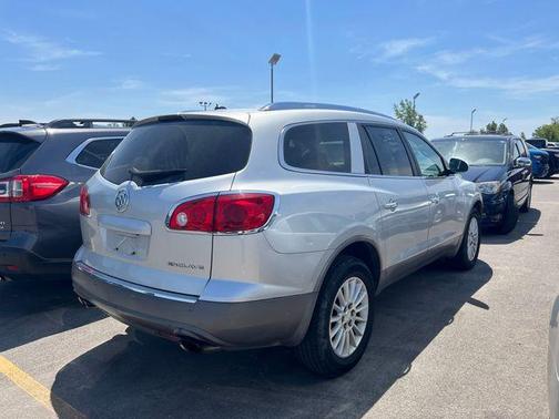 Quicksilver Metallic 2010 Buick Enclave CX