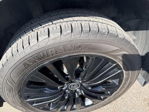 2023 Toyota Venza LE