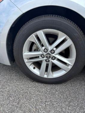 Classic Silver Metallic 2022 Toyota Corolla Hatchback SE
