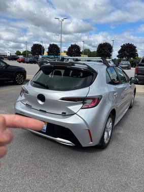 Classic Silver Metallic 2022 Toyota Corolla Hatchback SE