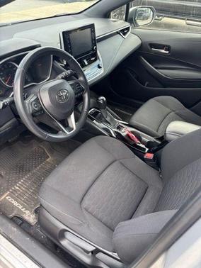 Classic Silver Metallic 2022 Toyota Corolla Hatchback SE