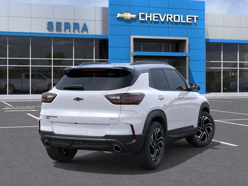 Iridescent Pearl Tricoat 2026 Chevrolet Trailblazer RS