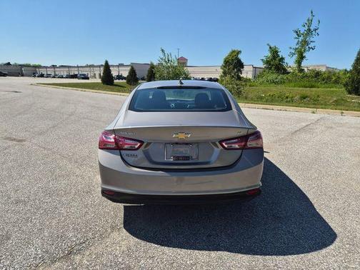 Mineral Gray Metallic 2022 Chevrolet Malibu LT