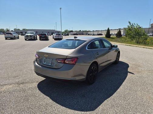 Mineral Gray Metallic 2022 Chevrolet Malibu LT