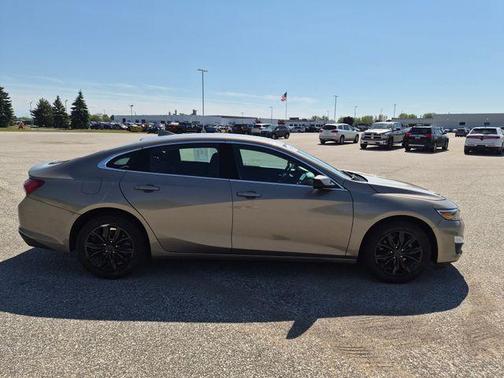 Mineral Gray Metallic 2022 Chevrolet Malibu LT