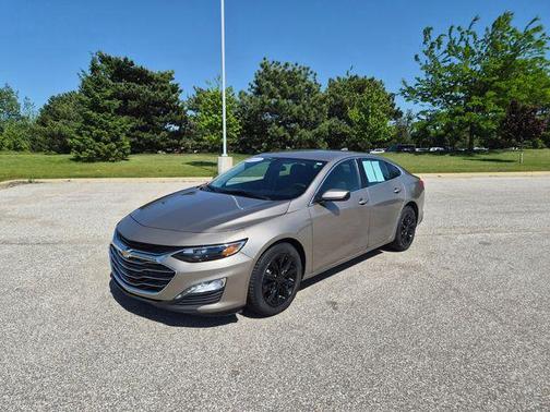 Mineral Gray Metallic 2022 Chevrolet Malibu LT