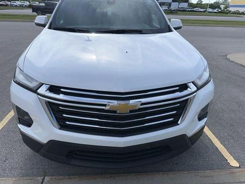 Summit White 2023 Chevrolet Traverse LT Cloth