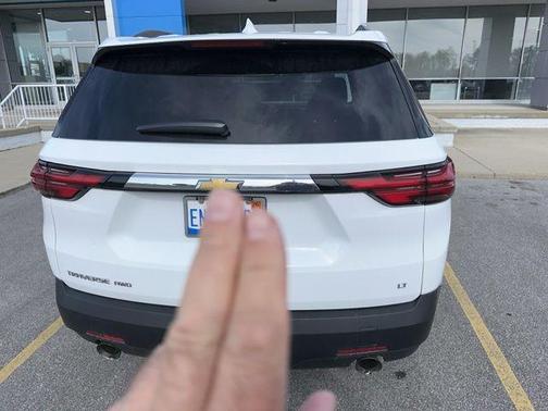 Summit White 2023 Chevrolet Traverse LT Cloth