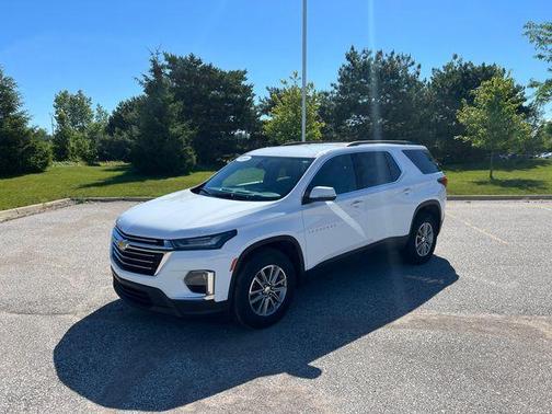 Summit White 2023 Chevrolet Traverse LT Cloth