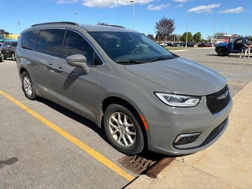 Ceramic Gray Clearcoat 2022 Chrysler Pacifica Touring-L