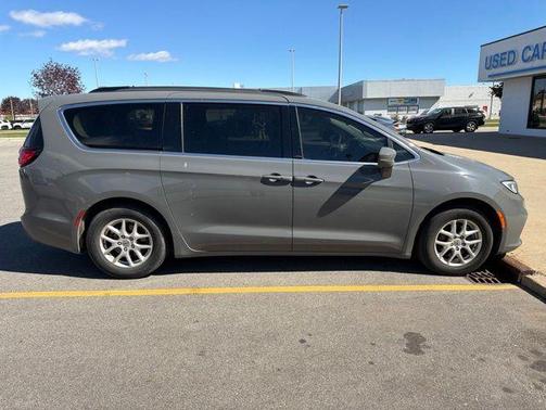 Ceramic Gray Clearcoat 2022 Chrysler Pacifica Touring-L