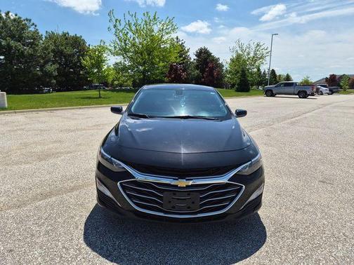 Mosaic Black Metallic 2022 Chevrolet Malibu LT
