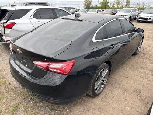 Mosaic Black Metallic 2022 Chevrolet Malibu LT
