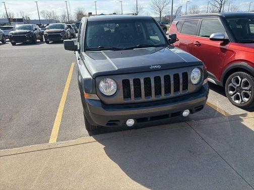 Granite Crystal Clearcoat Metallic 2015 Jeep Patriot High Altitude