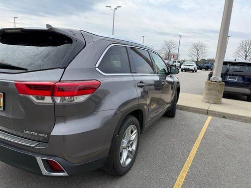Predawn Gray Mica 2018 Toyota Highlander Limited