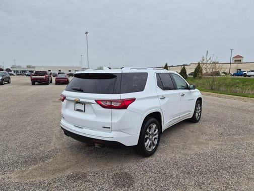 Summit White 2018 Chevrolet Traverse Premier