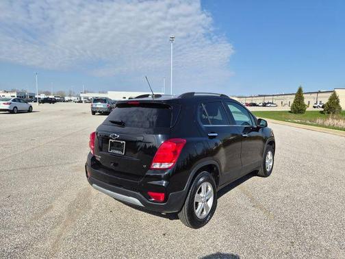 Mosaic Black Metallic 2020 Chevrolet Trax LT