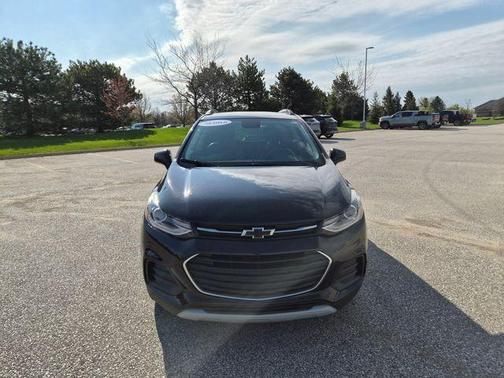 Mosaic Black Metallic 2020 Chevrolet Trax LT