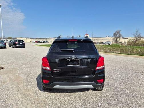 Mosaic Black Metallic 2020 Chevrolet Trax LT
