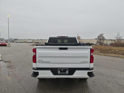 Summit White 2021 Chevrolet Silverado 1500 Custom