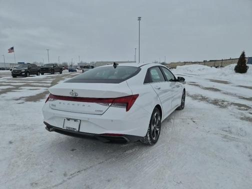 2023 Hyundai ELANTRA Limited