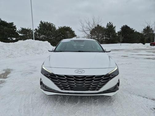 2023 Hyundai ELANTRA Limited