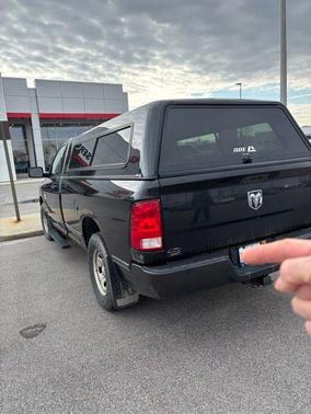 Brilliant Black Crystal Pearlcoat 2019 RAM 1500 Classic Tradesman