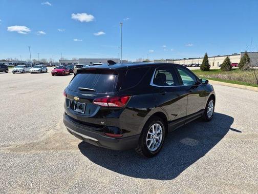 Mosaic Black Metallic 2024 Chevrolet Equinox LT