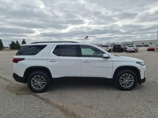Summit White 2023 Chevrolet Traverse LT Cloth