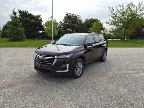 Black Cherry Metallic 2023 Chevrolet Traverse LT Cloth