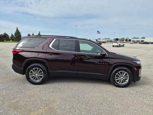 Black Cherry Metallic 2023 Chevrolet Traverse LT Cloth