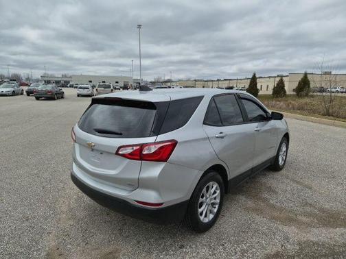 Silver Ice Metallic 2021 Chevrolet Equinox LS